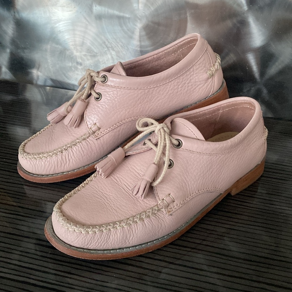 Weejuns Whitney Loafers w/ Tassels. Size 6.